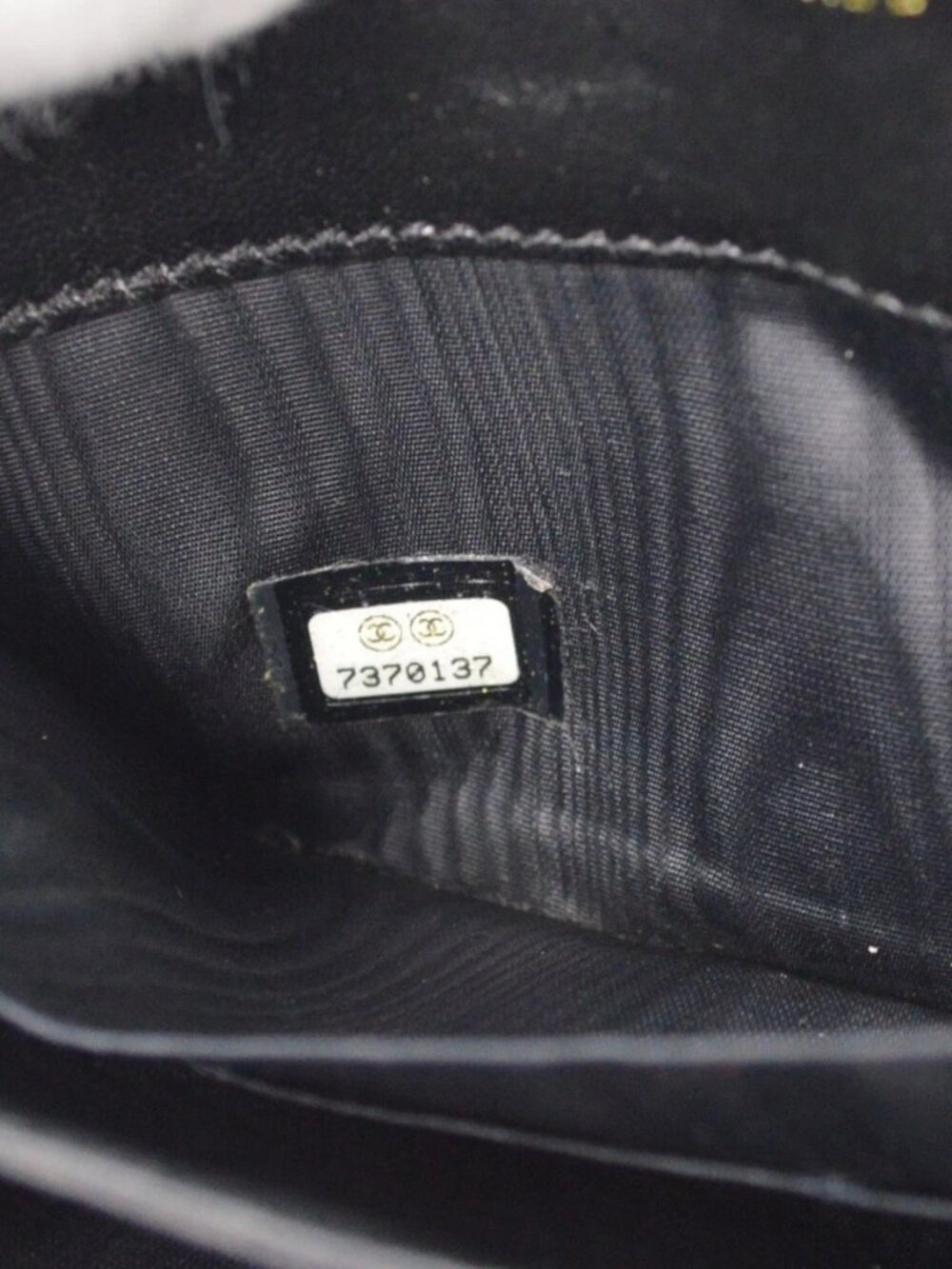 Chanel Black Calfskin Zip Around Wallet - Picture 6 of 7